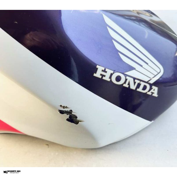 Honda CBR900RR tank