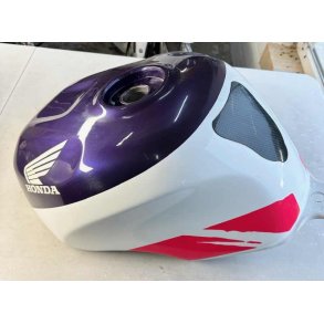 Honda CBR900RR tank