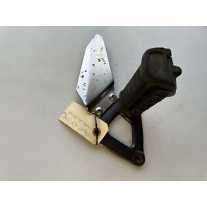 Suzuki GS500E venstre fodhvilerkonsol med fodhviler