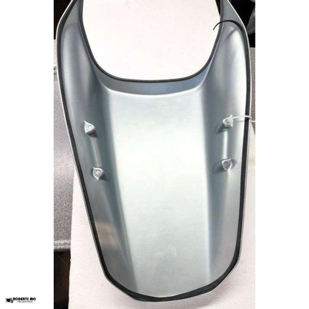 Yamaha FZS600 seat cowl cover 
