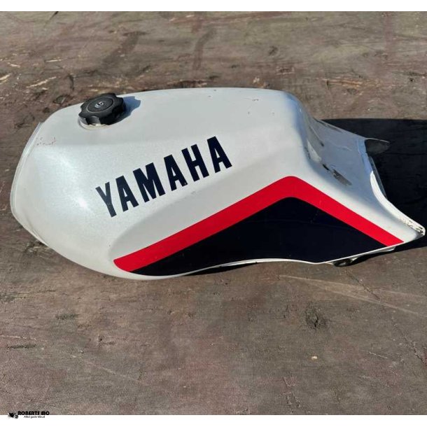 Yamaha XJ600 tank