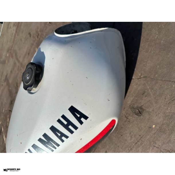 Yamaha XJ600 tank