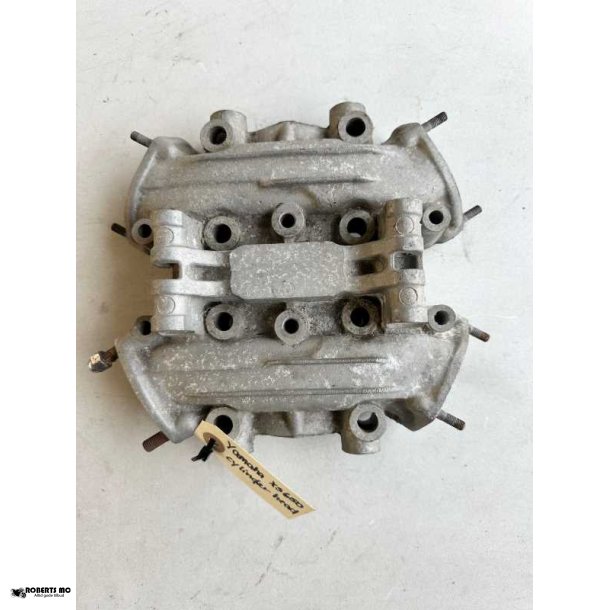 Yamaha XS650 cylinder head
